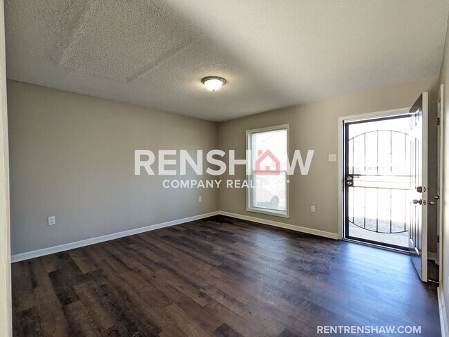 Foto del edificio - 3311 Keystone - 3 Bed / 1.5 Bath  - Half O...