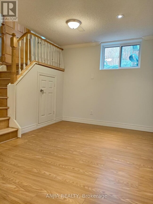 Building Photo - 4 Southdale Dr