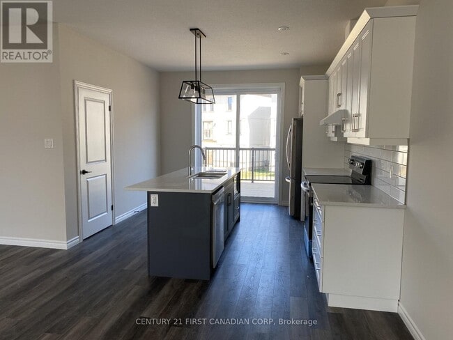 Photo du bâtiment - 435-435 Callaway Rd