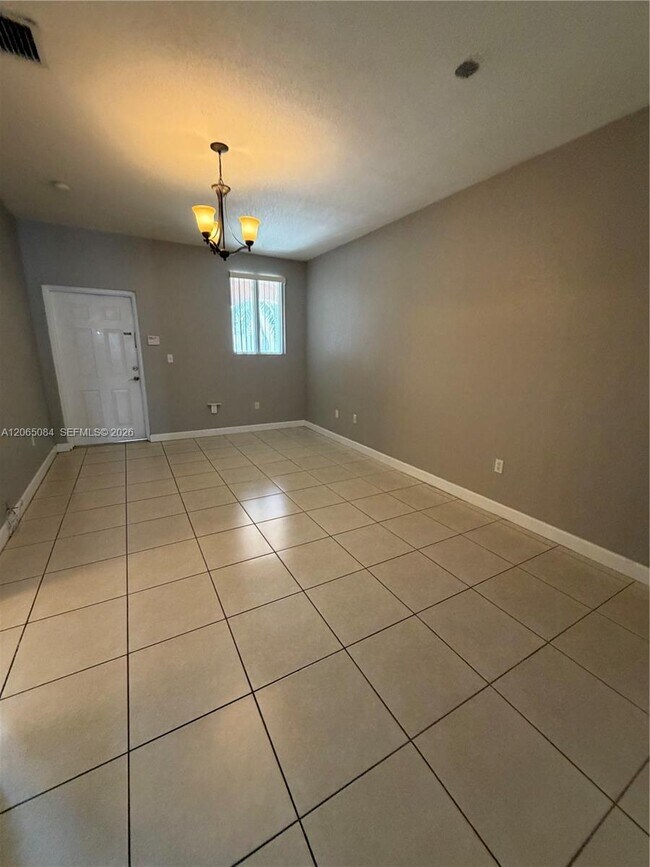 Foto del edificio - 7130 NW 177th St