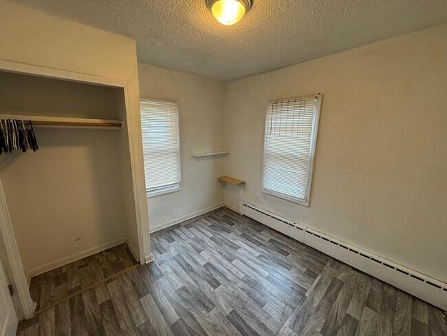 Foto del edificio - 8693 Paige Ave