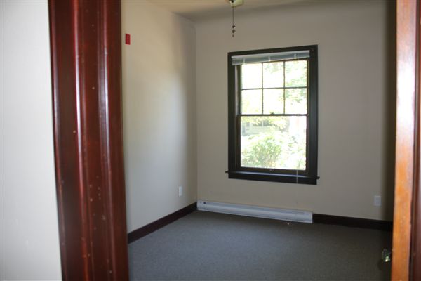 Building Photo - 427 Grove St