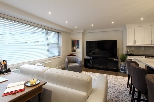 Building Photo - 146 Tremont St