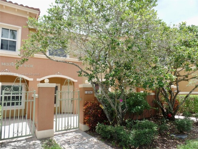 Building Photo - 14358 SW 9th Ct