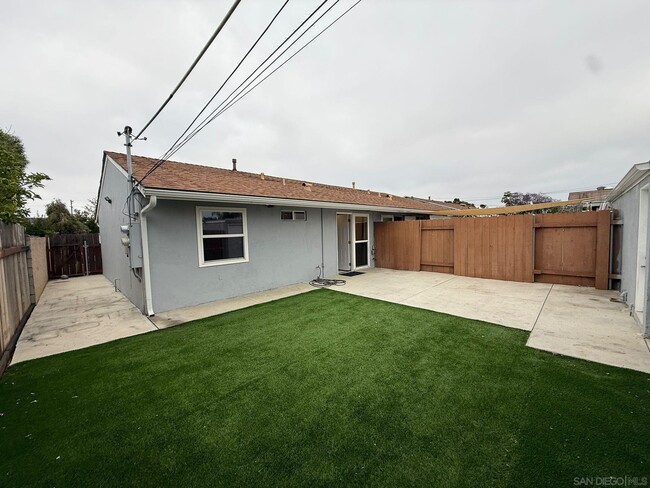 Building Photo - 4384 Clairemont Dr