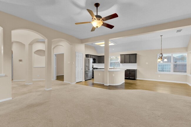 Foto del edificio - 1803 Riane Ln