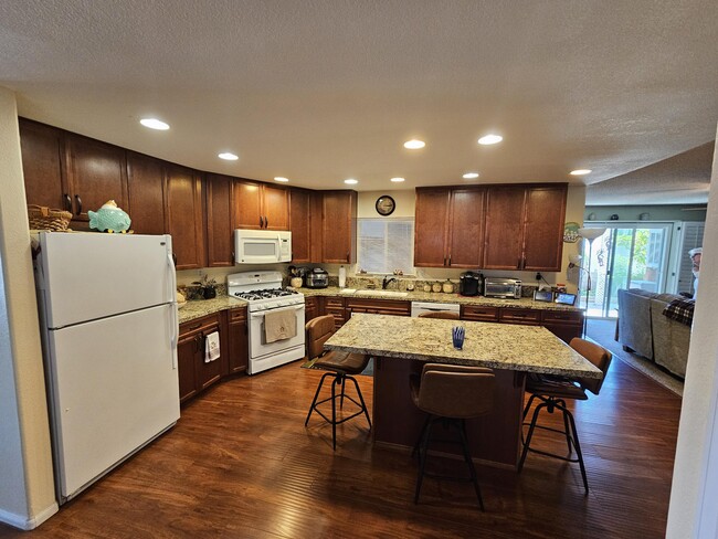 Building Photo - 73892 Line Canyon Ln