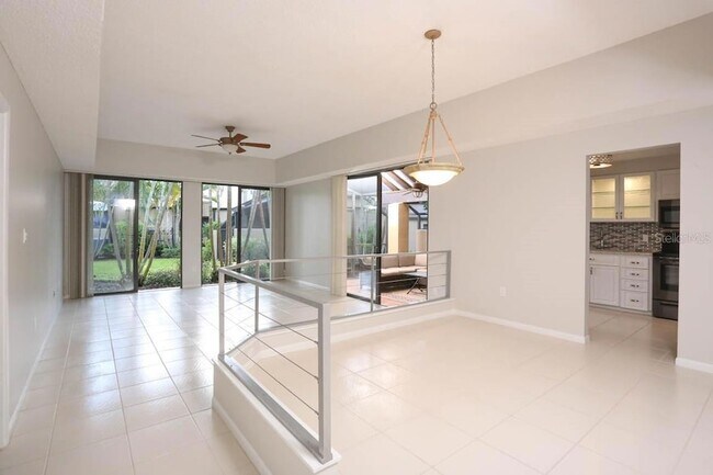 Foto del edificio - 5319 Myrtle Wood