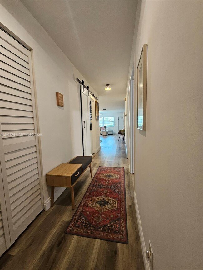 Foto del edificio - 3015 SW 21st Terrace