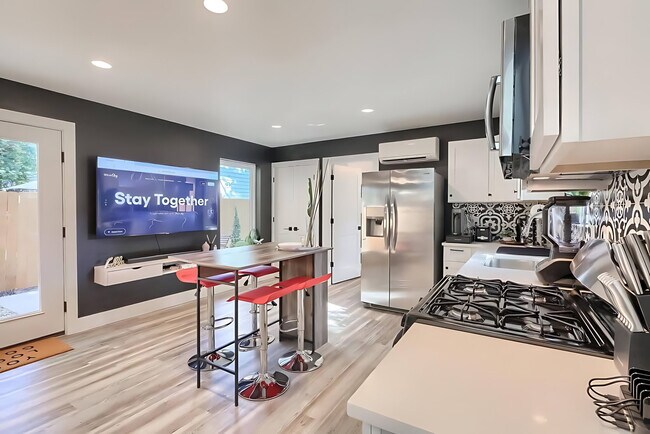 Foto del edificio - 1503 E 3rd St