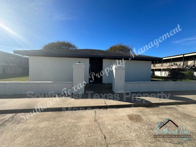 Foto del edificio - 2160 Merriman St