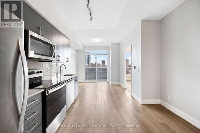 Building Photo - 3121 Sheppard Ave E