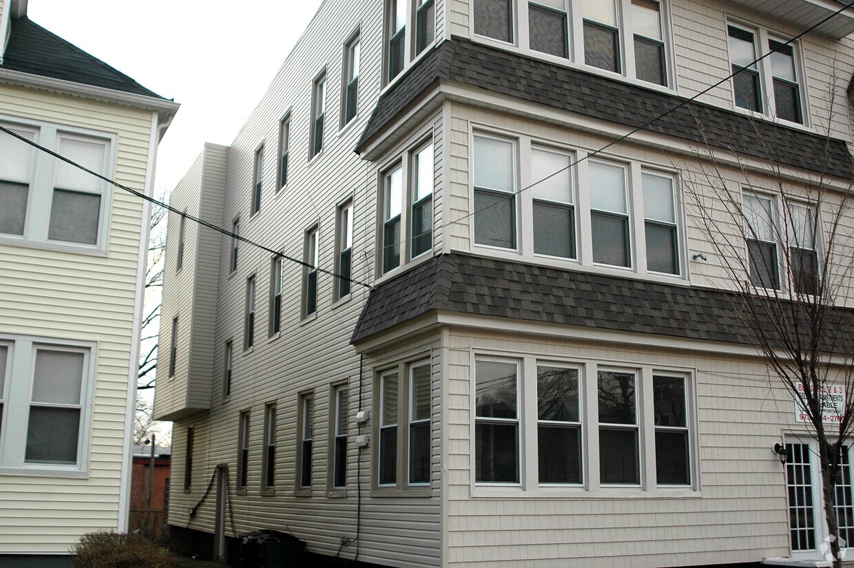 Building Photo - 146-148 Hedden Ter