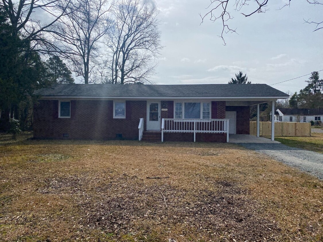 Primary Photo - 204 E Bay St