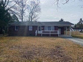 Building Photo - 204 E Bay St