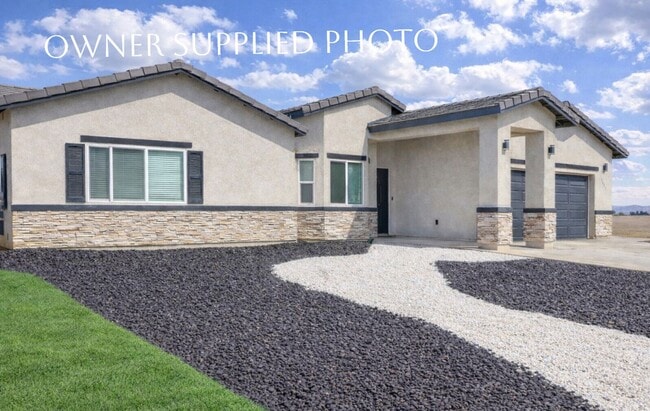 Foto del edificio - Executive Retreat in Brawley: Spacious 5-Bedroom Home Ideal for Corporate Stays or Refined Family...