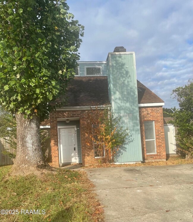 Building Photo - 104 Mindes Dr