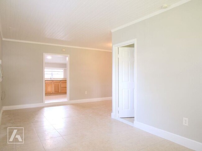 Foto del edificio - 1216 Cloverlawn Ave