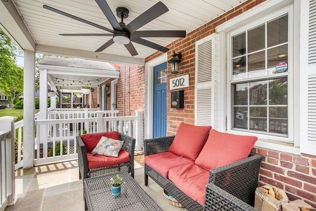 Building Photo - Two-Bedroom With Finished Basement Near Fo...