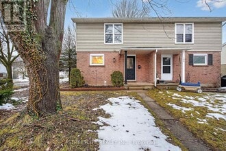 Building Photo - 137 Monmore Rd