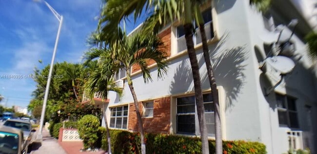Foto del edificio - 7625 Harding Ave
