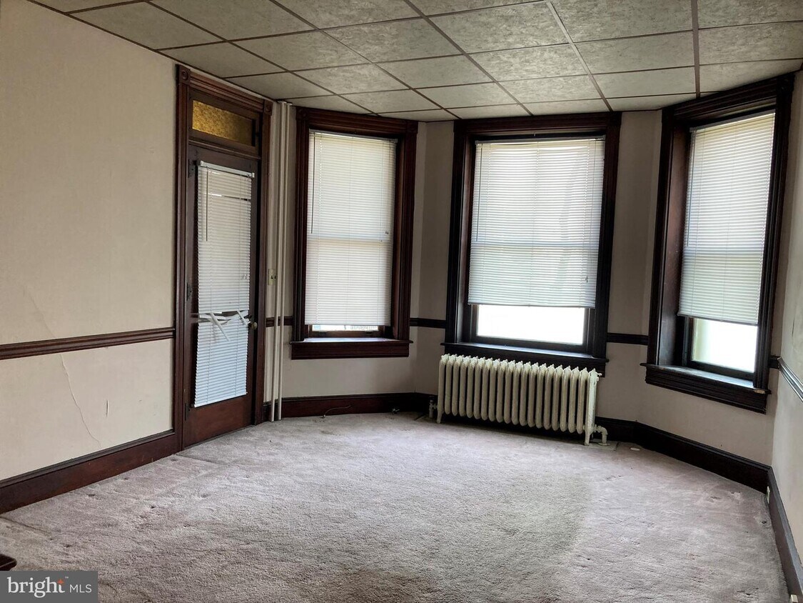 2 Hellers Church Rd, LeacockLeolaBareville, PA 17540 Room for Rent in LeacockLeola