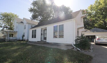 Building Photo - 1815 Anderson Ave