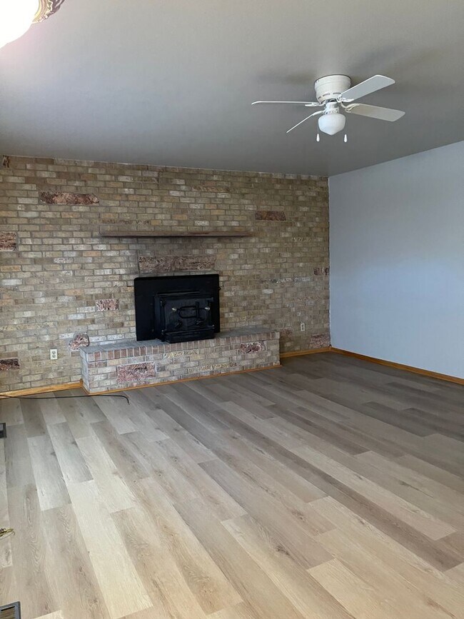 Foto del edificio - 340 Barrett Ave