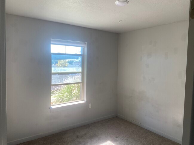 Building Photo - 1700 Sandhill Rd