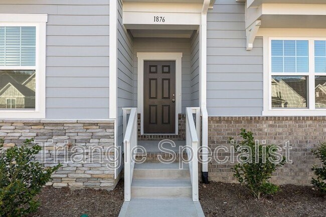 Building Photo - 1876 Knights Crest Way
