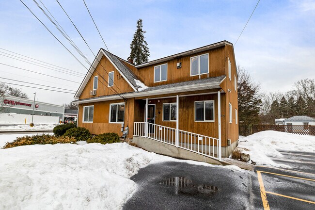 Foto del edificio - 137 Sandy Bottom Rd