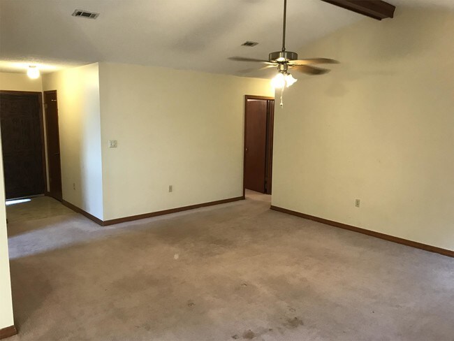 Foto del edificio - 101 Claire Dr