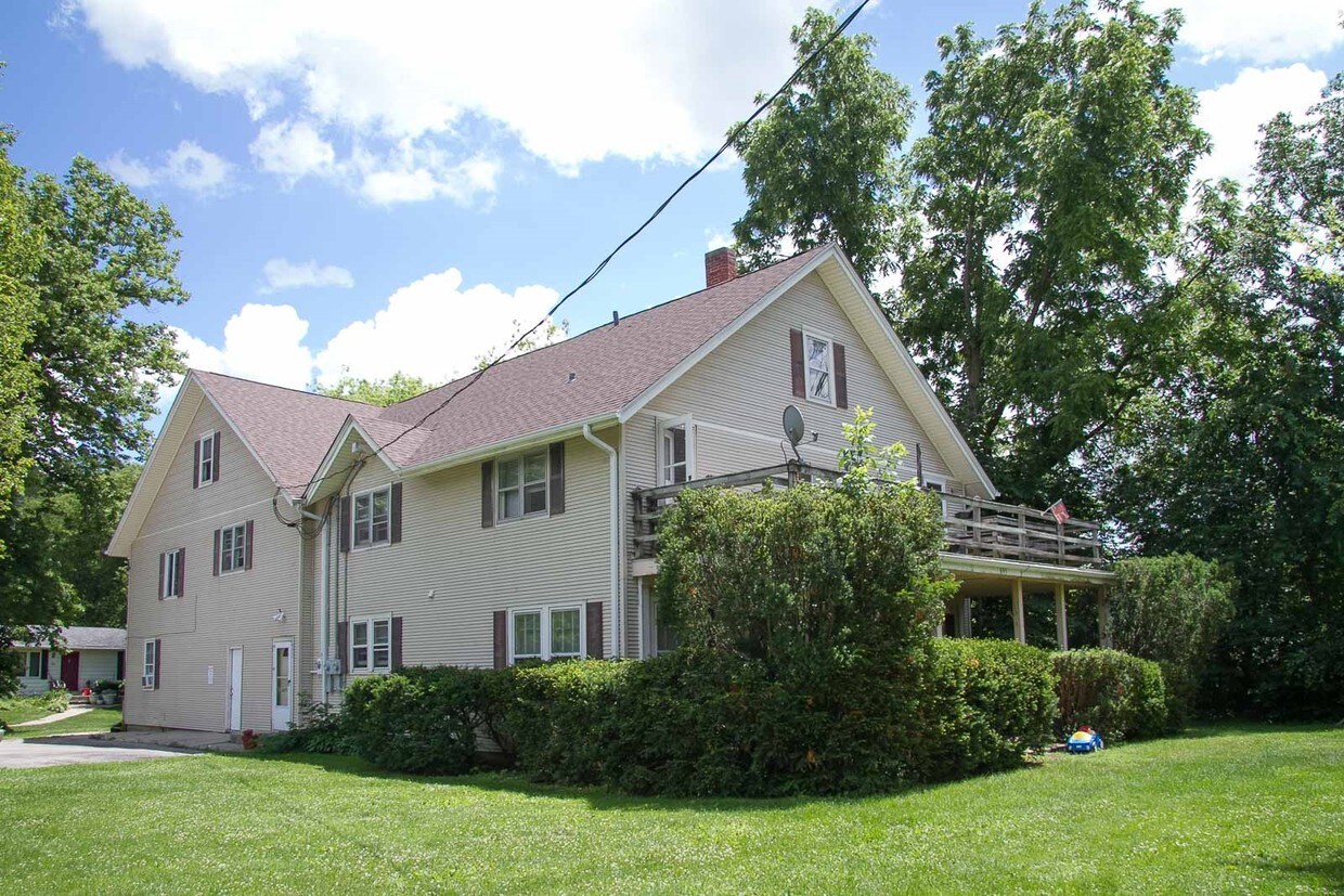 Building Photo - 695 S Lake Shore Dr