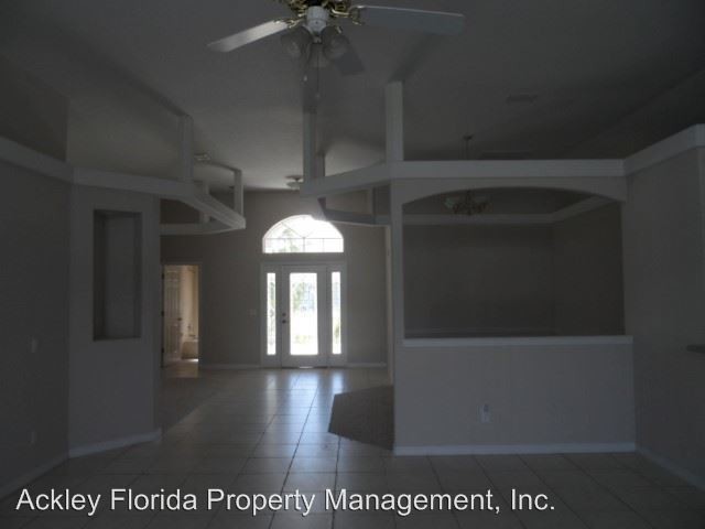Building Photo - 2601 Roughside Cir