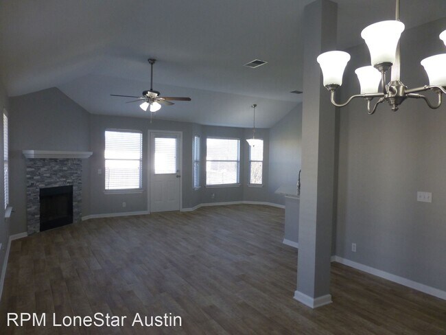 Building Photo - 4 br, 2 bath House - 570 Atlantis