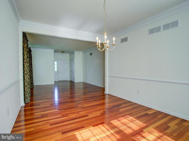 Foto del edificio - 30 Lockwood Dr