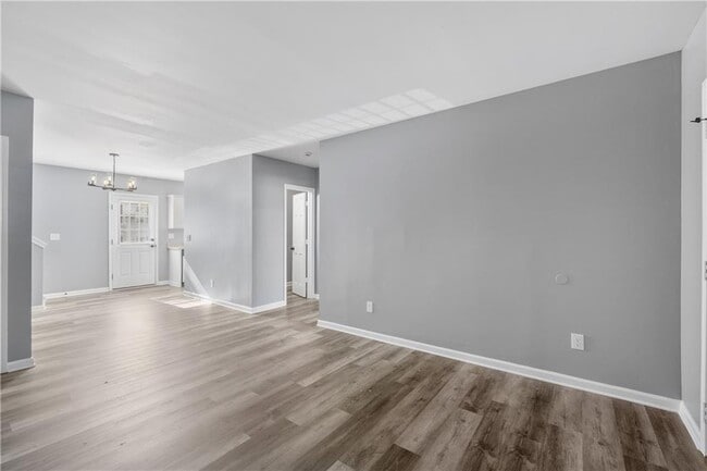 Building Photo - 501 Pine Park St