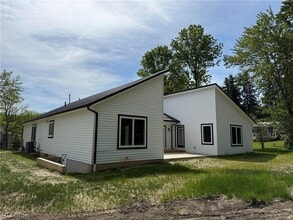 Building Photo - 3940 Ellendale Rd