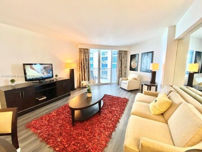 Building Photo - 17375 Collins Ave