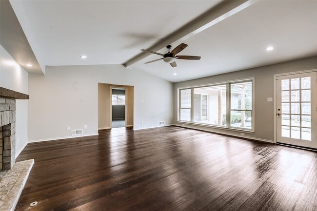 Foto del edificio - 6306 Highgate Ln