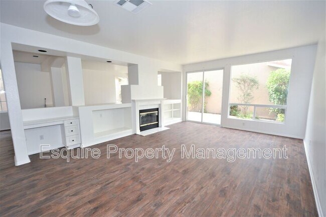 Foto del edificio - 2861 Golf Villa Way