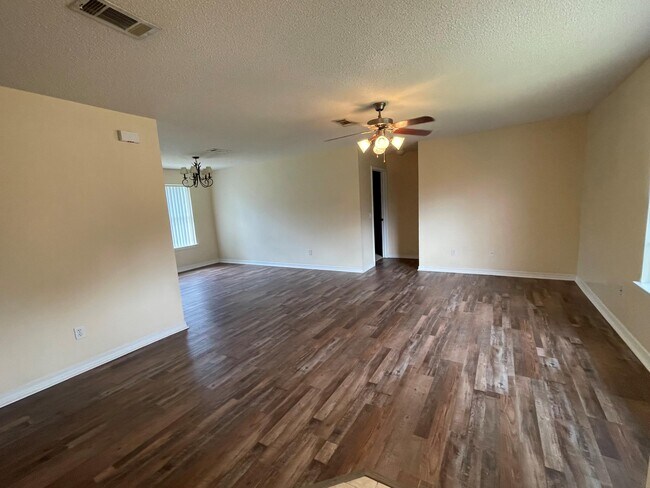 Building Photo - 1228 Ego Dr