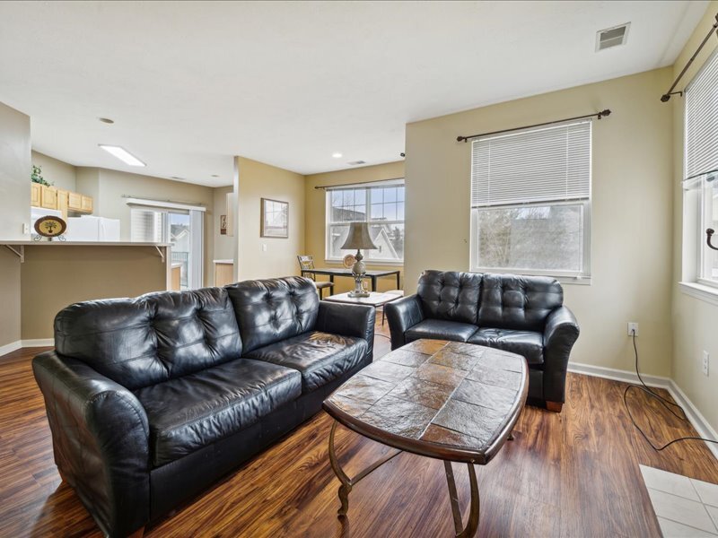 Living and Dining Area - 1121 Eagle Pointe Dr