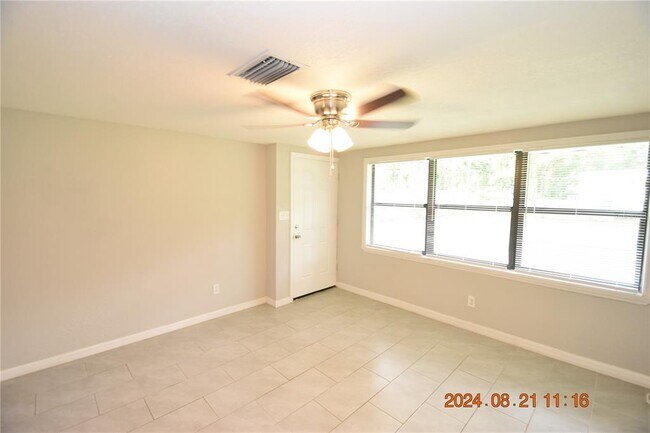 Foto del edificio - 39147 Bay Ave