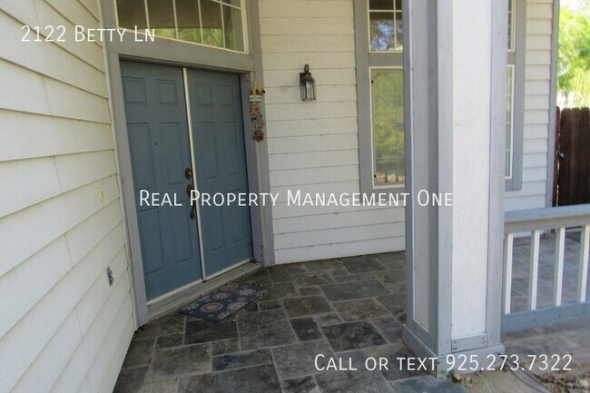 Foto del edificio - 2122 Betty Ln