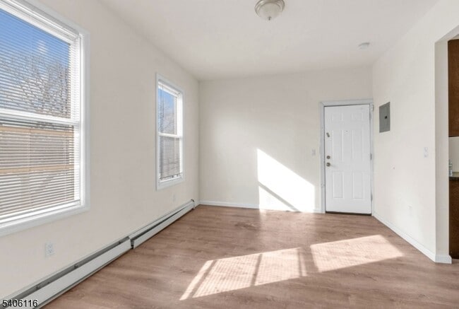 Building Photo - 3 May St