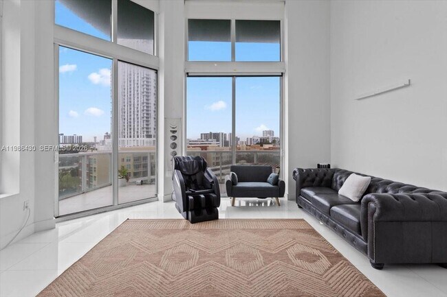 Foto del edificio - 1900 N Bayshore Dr