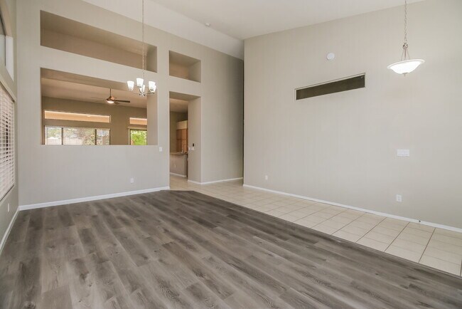Foto del edificio - 1542 E Sunrise Way