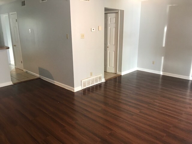 Foto del edificio - 3877 Glencoe Dr