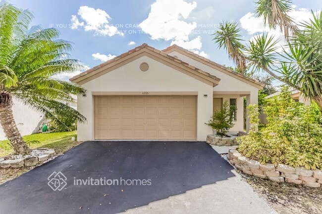 Building Photo - 4266 Greenbriar Ln
